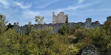 Ruševine starog grada Vrana / FOTO: Blaga & misterije