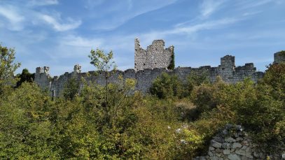 Ruševine starog grada Vrana / FOTO: Blaga & misterije