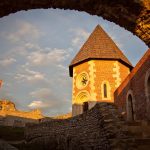 Medvedgrad okupan Suncem u suton