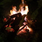 Bdjenje uz krijesove u mjestu Podcrkavlje 2023. godine / FOTO: A.M. / Blaga & misterije