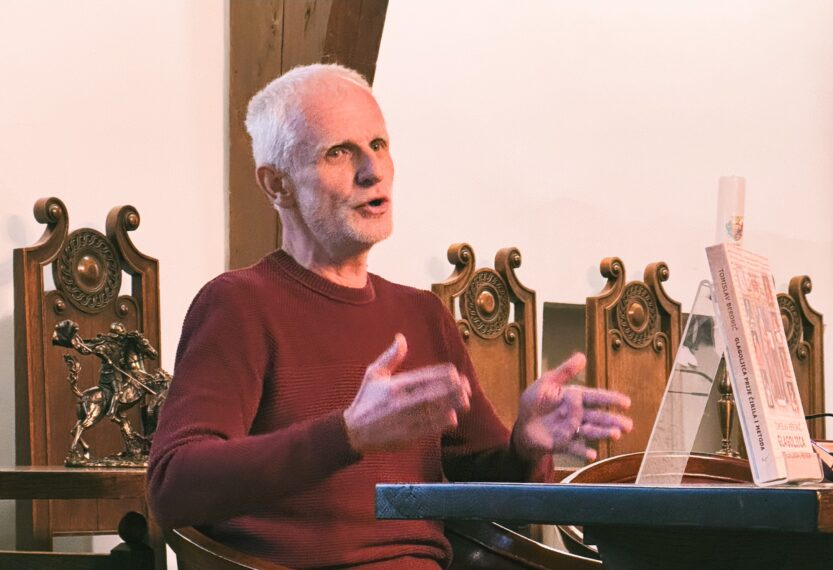 Predstavljanje knjige Glagoljica prije Ćirila i Metoda u kuli nad kamenitim vratima FOTO: Ana Mičić