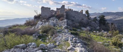 Ostaci ledeničkog kaštela na vrhu brijega FOTO: Darko Antolković