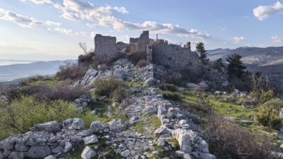 Ostaci ledeničkog kaštela na vrhu brijega FOTO: Darko Antolković