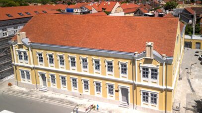 Obnovljena zgrada Prve osnovne škole u Petrinji / FOTO: Ministarstvo kulture i medija