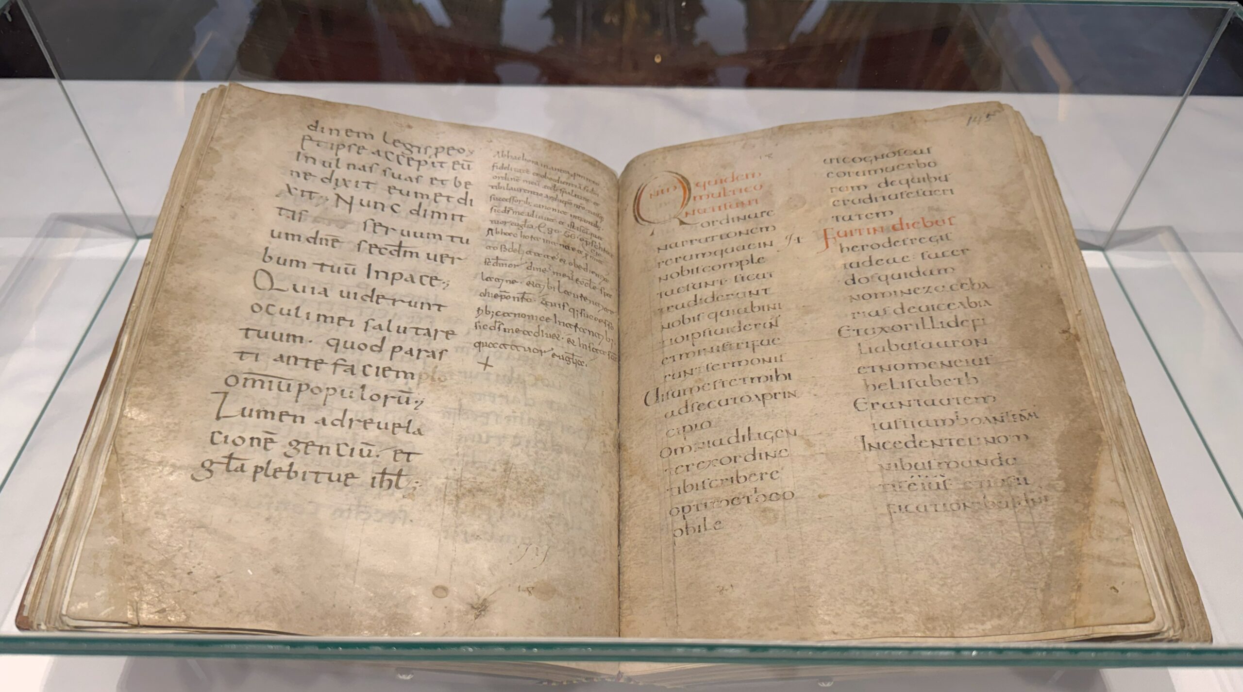 Splitski evangelijar na svečanom otvorenju međunarodnog znanstvenog skupa "Početci kraljevstva. Splitski crkveni sabori, Tomislav i njegovo doba o 1100. obljetnici" u katedrali sv. Dujma / FOTO: A.M. Citadela Invicta