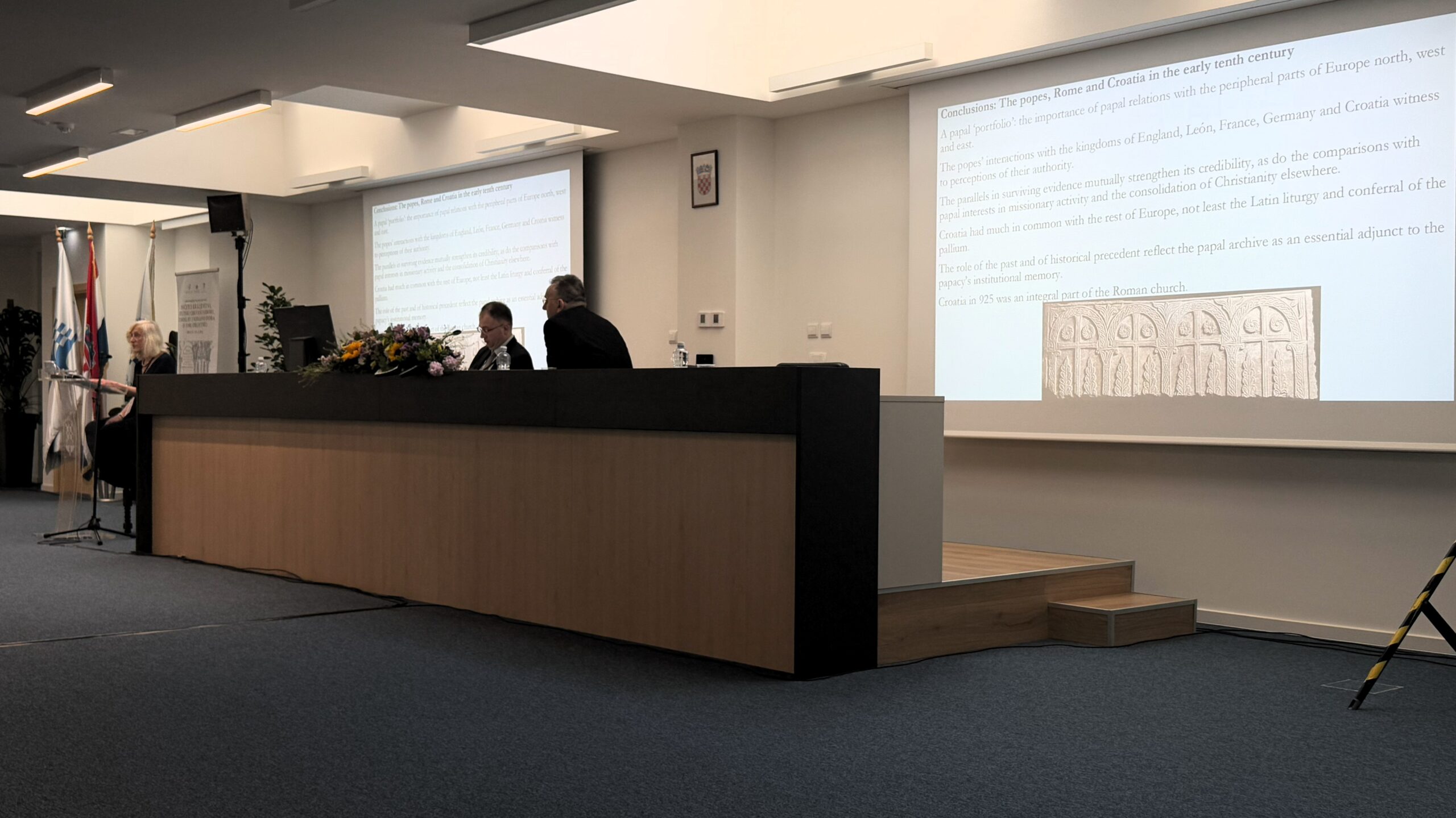 Rosamond McKitterick s Cambridgea tijekom izlaganja na međunarodnom znanstvenom skupu "Početci kraljevstva. Splitski crkveni sabori, Tomislav i njegovo doba o 1100. obljetnici" / FOTO: A.M. Citadela Invicta