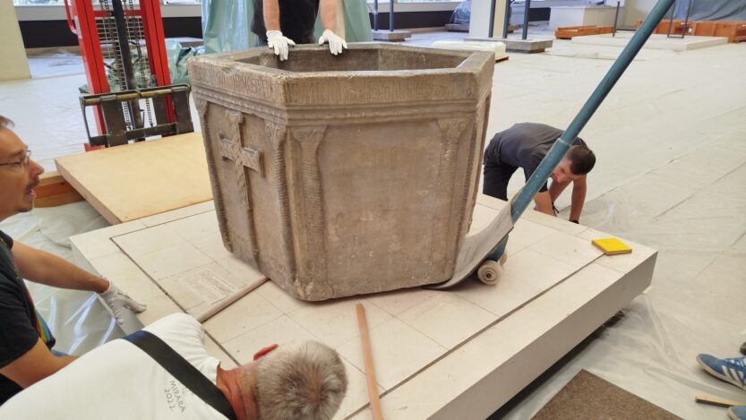 Priprema Višeslavove krstionice za putovanje do Zagreba / Preuzeto, Muzej Arheoloških spomenika u Splitu / Davor Maršić, MHAS Split