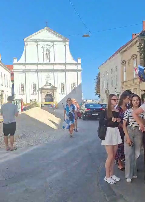 Gradilišta i turisti u već poprilično uskim gornjogradskim ulicama FOTO: Čitatelj