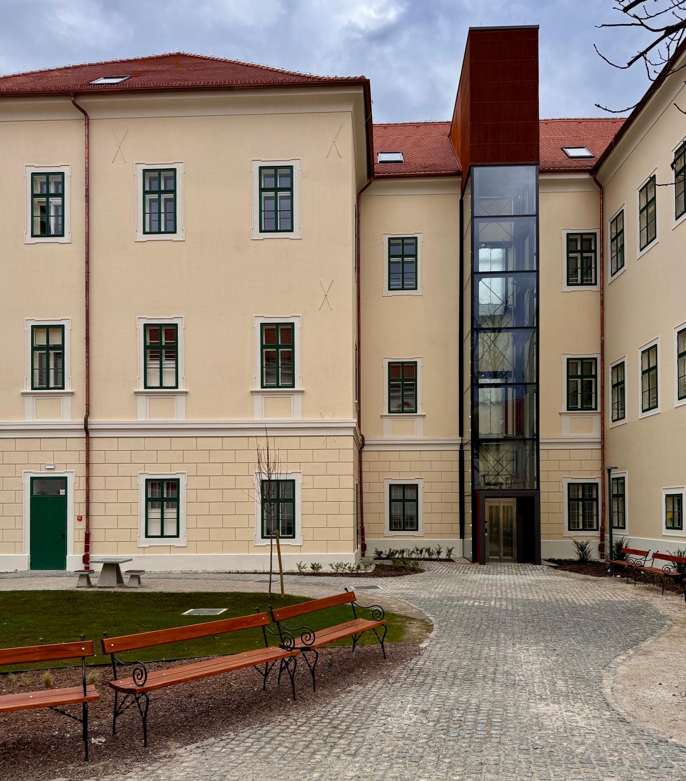 Obnovljeno pročelje Gornjogradske gimnazije, Dan otvorenih vrata obnovljene baštine 2025. FOTO: A. M. / Blaga & misterije