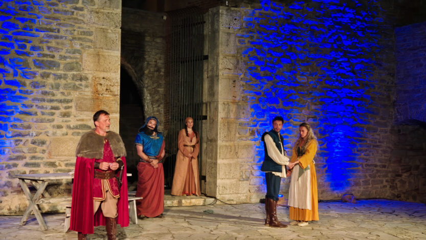 Predstava Tomislav i Adriana na Medvedgradu, rujan 2025. FOTO: Gradsko kazalište Trešnja