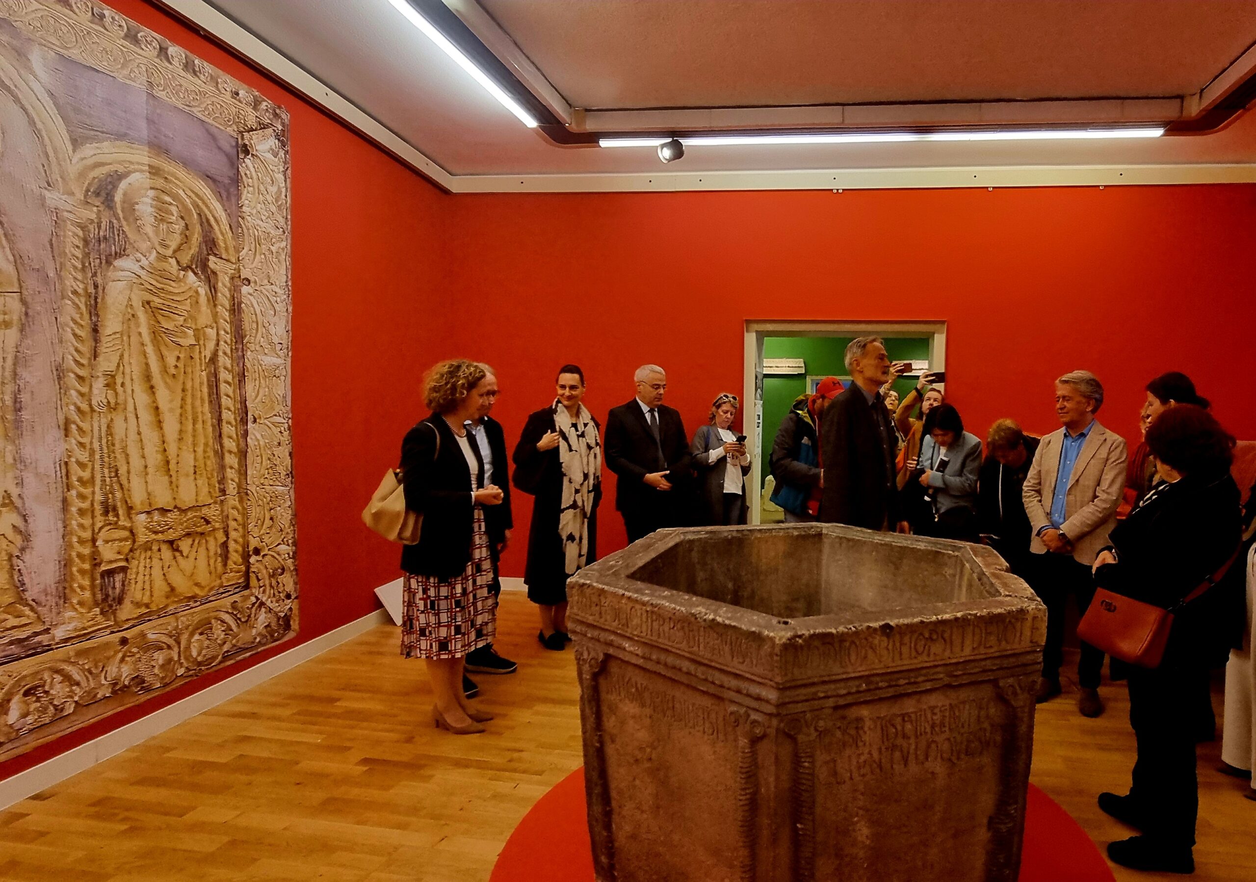 Obilazak izložbe U početku bijaše kraljevstvo FOTO: MBT / Blaga & misterije