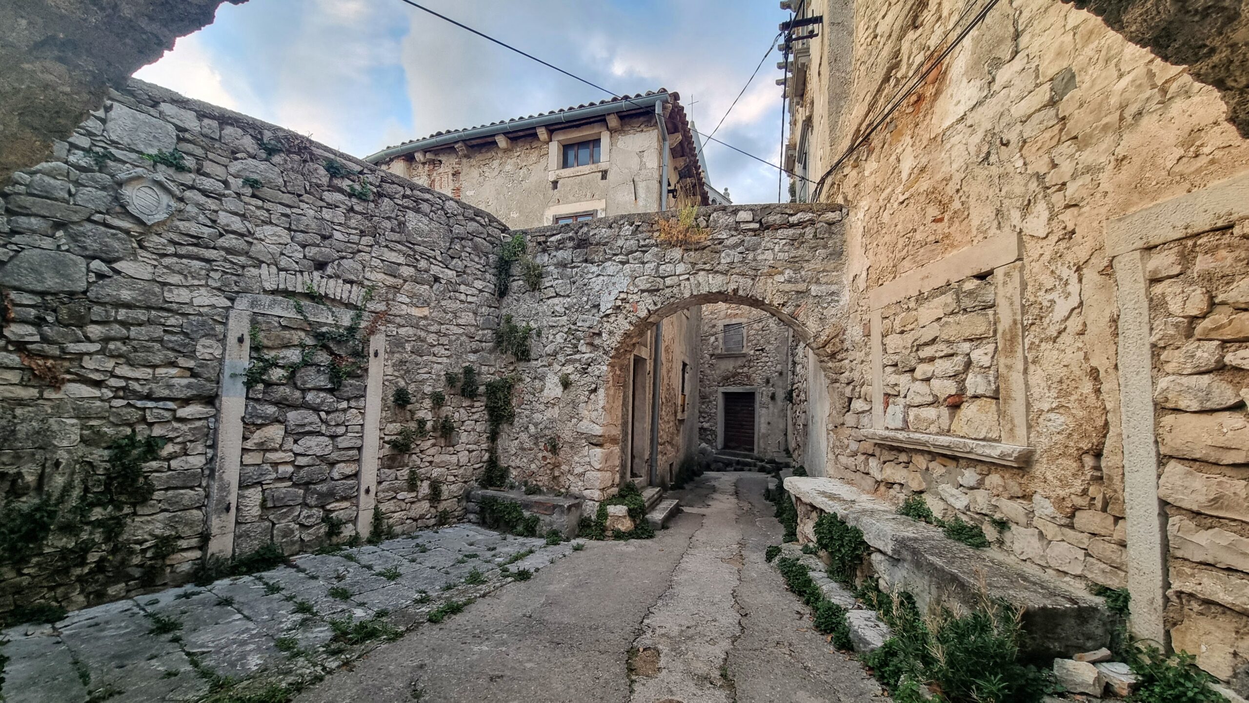 Plomin početkom rujna 2025. FOTO: MBT / Blaga & misterije