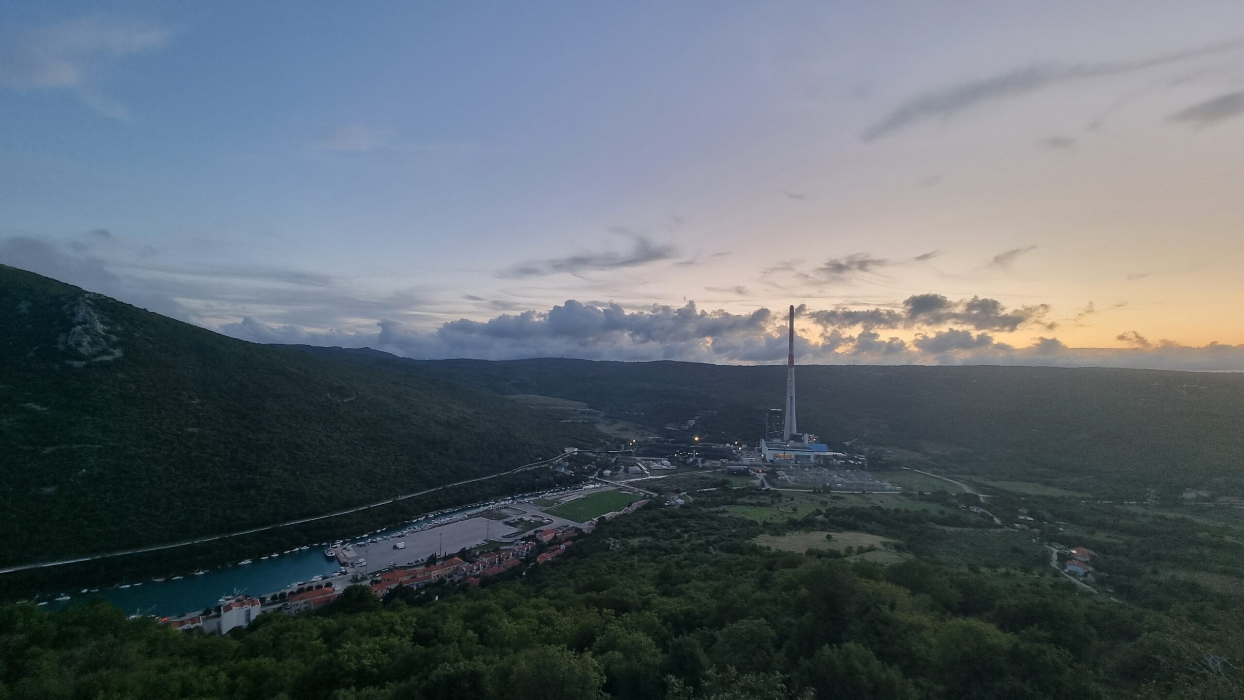 Plominski zaljev početkom rujna 2025. FOTO: MBT / Blaga & misterije