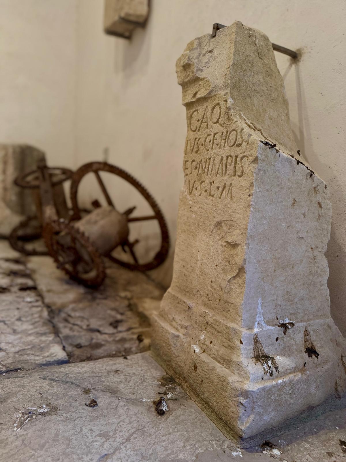 Stanje unutrašnjosti crkvice i eksponata u Plominu u rujnu 2025. godine FOTO: A.M. / Blaga & misterije