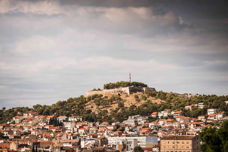 Pogled na Tvrđavu sv. Ivana / Tvrđava kulture Šibenik