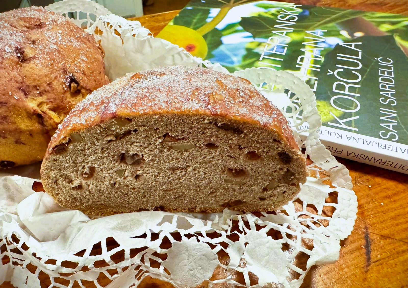 Lumblija opisana kao nematerijalna kulturna baština u publikaciji Mediteranska prehrana - Korčula autorice i urednice Sani Sardelić FOTO: A.M. / Blaga &amp; misterije