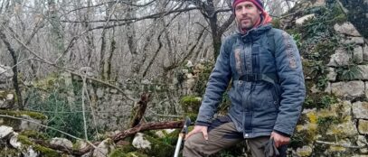 Branko Jud ispred kapele koju je otkrio FOTO: Petar Kopanica