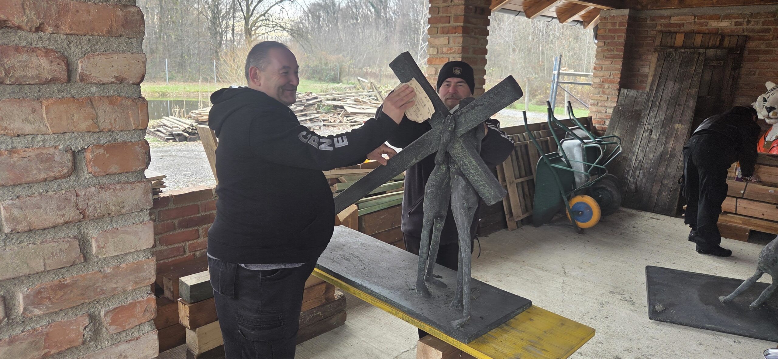 Vikend radionica 'Art terapije' udruge Crne mambe - obnova skulptura Križnog puta Marina Marinića u Domu Tigrova, Rakitje