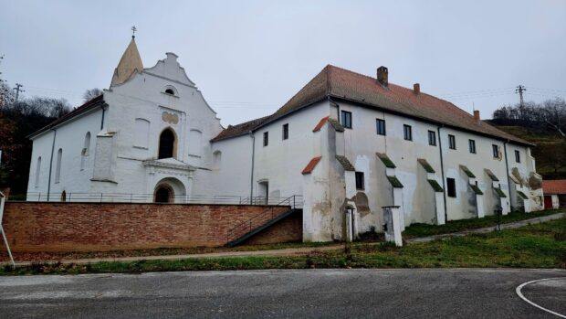 Franjevački samostan i Crkva sv. Petra i Pavla, Šarengrad FOTO: A.M. / Blaga & misterije