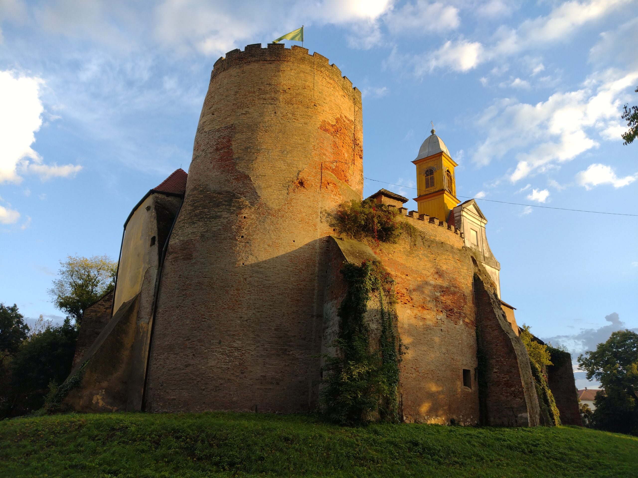 Dvorac Prandau-Normann, Valpovo FOTO: Nenad Milčić / Leksikon utvrda Hrvatske, Leksikografski zavod Miroslav Krleža