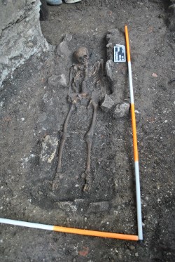 Grob 17 najstariji ukop, kraj12. početak 13. st. FOTO: Arheološki muzej u Zagrebu amz.hr