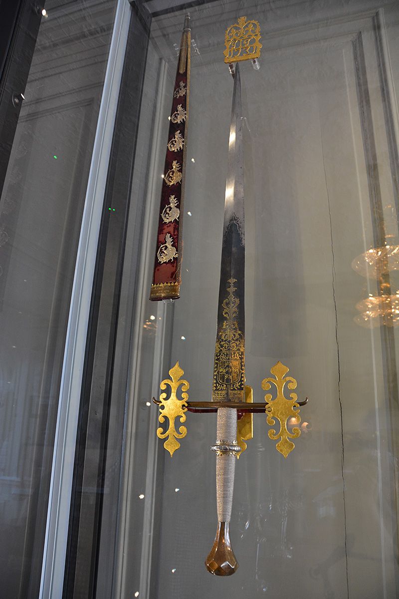 Žigmundov mač (Sigismund’s Sword), ceremonijalni mač iz 15. stoljeća koji se čuva u gradu Yorku. Povezuje se s hrvatsko-ugarskim kraljem i rimsko-njemačkim carem Žigmundom Luksemburškim, a gradu Yorku najvjerojatnije je darovan 1439. godine, u kontekstu njegovih odnosa s engleskim kraljem Henrikom V. i Redom podvezice. Danas je jedan od triju gradskih mačeva Yorka i koristi se isključivo u svečanim prigodama.