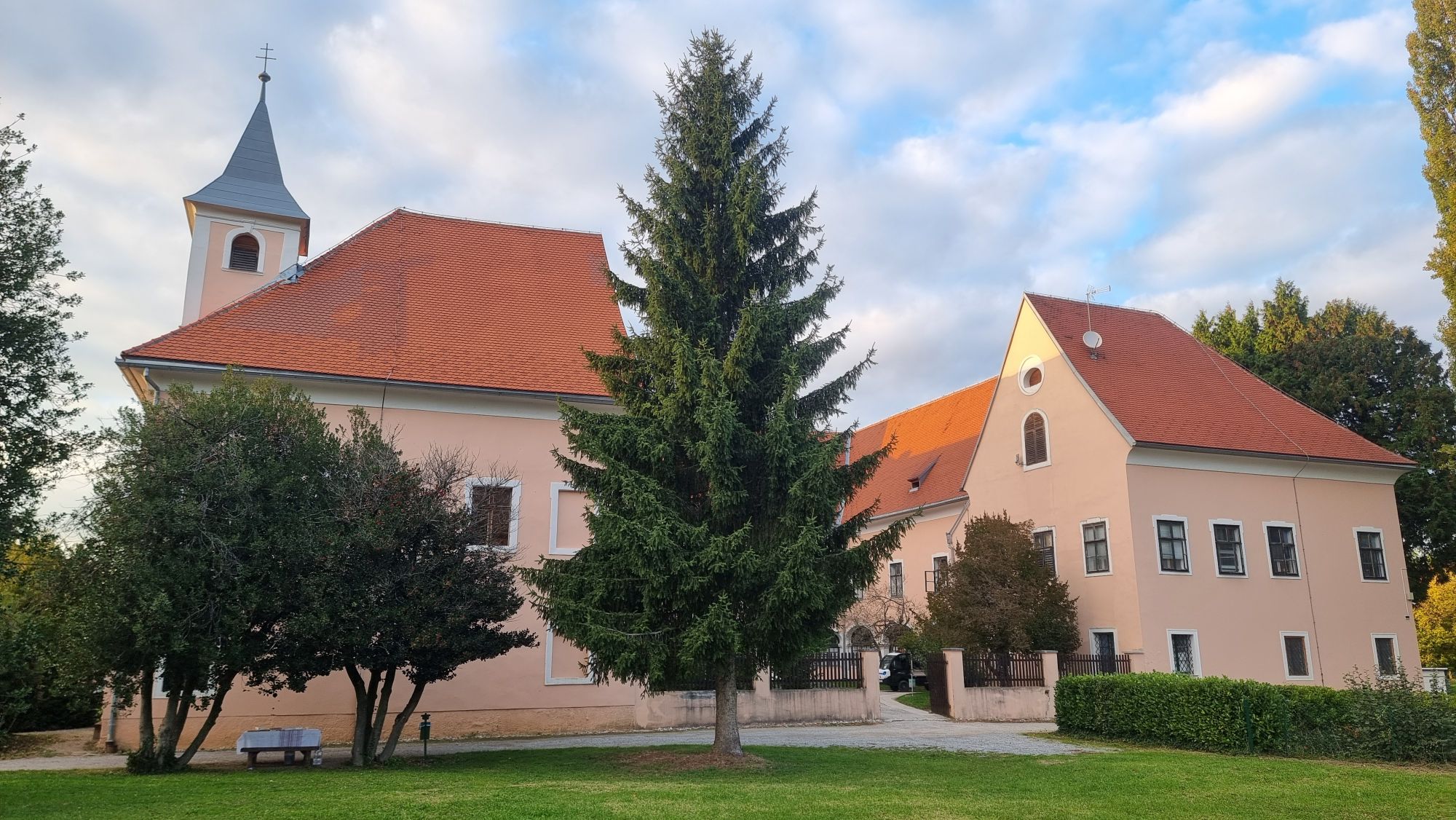 Dvorac Oršić Gornja Bistra FOTO: MBT / Blaga & misterije