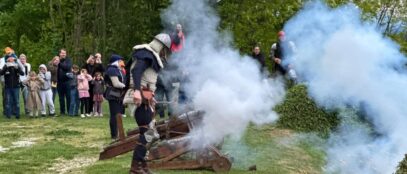 Prikaz pucanja iz topa / Ilustracija ranije manifestacije / Dvor Veliki Tabor