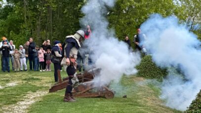 Prikaz pucanja iz topa / Ilustracija ranije manifestacije / Dvor Veliki Tabor