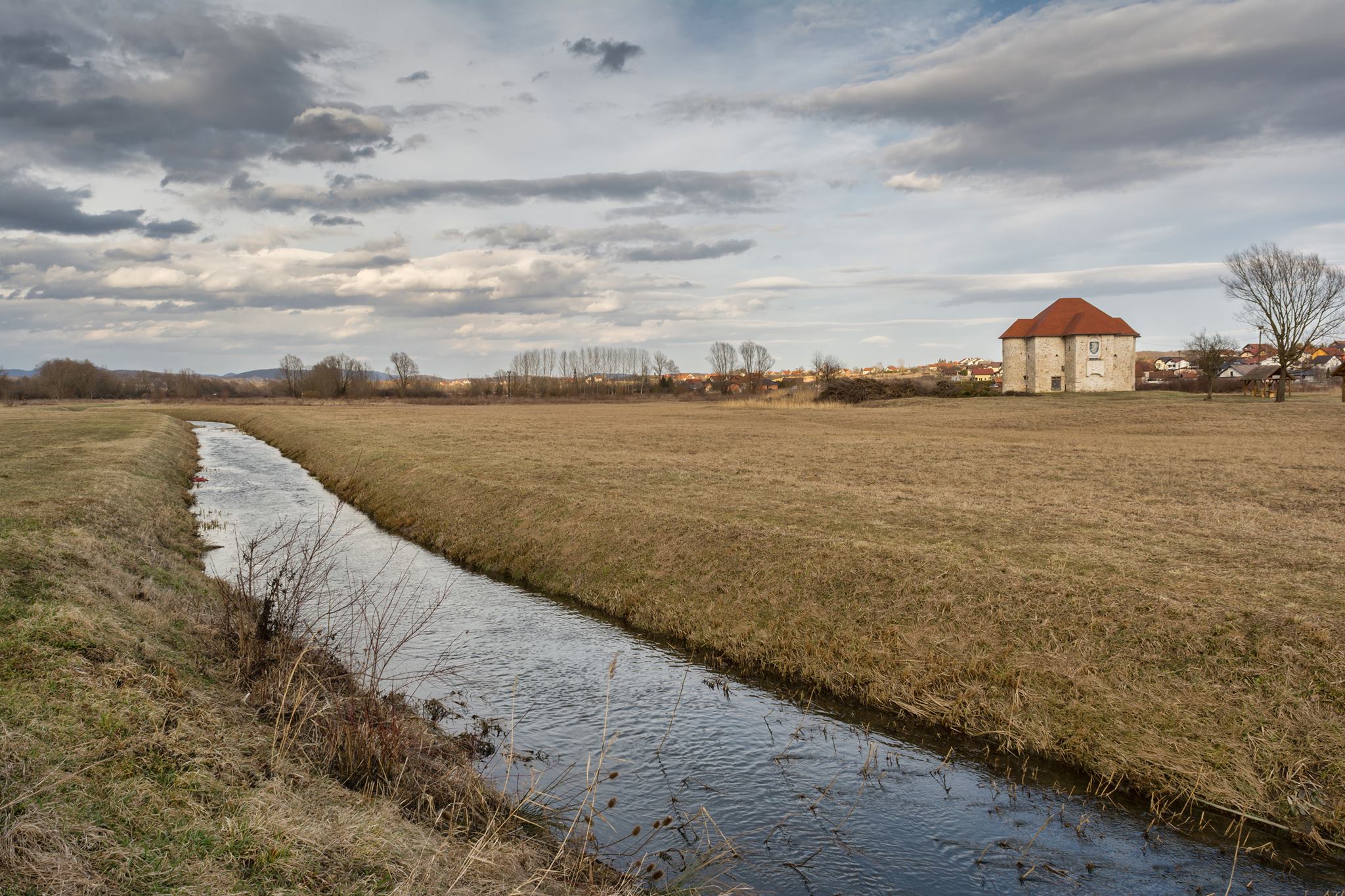 Utvrda u Konjščini i potok Selnica. FOTO: Darko Antolković 