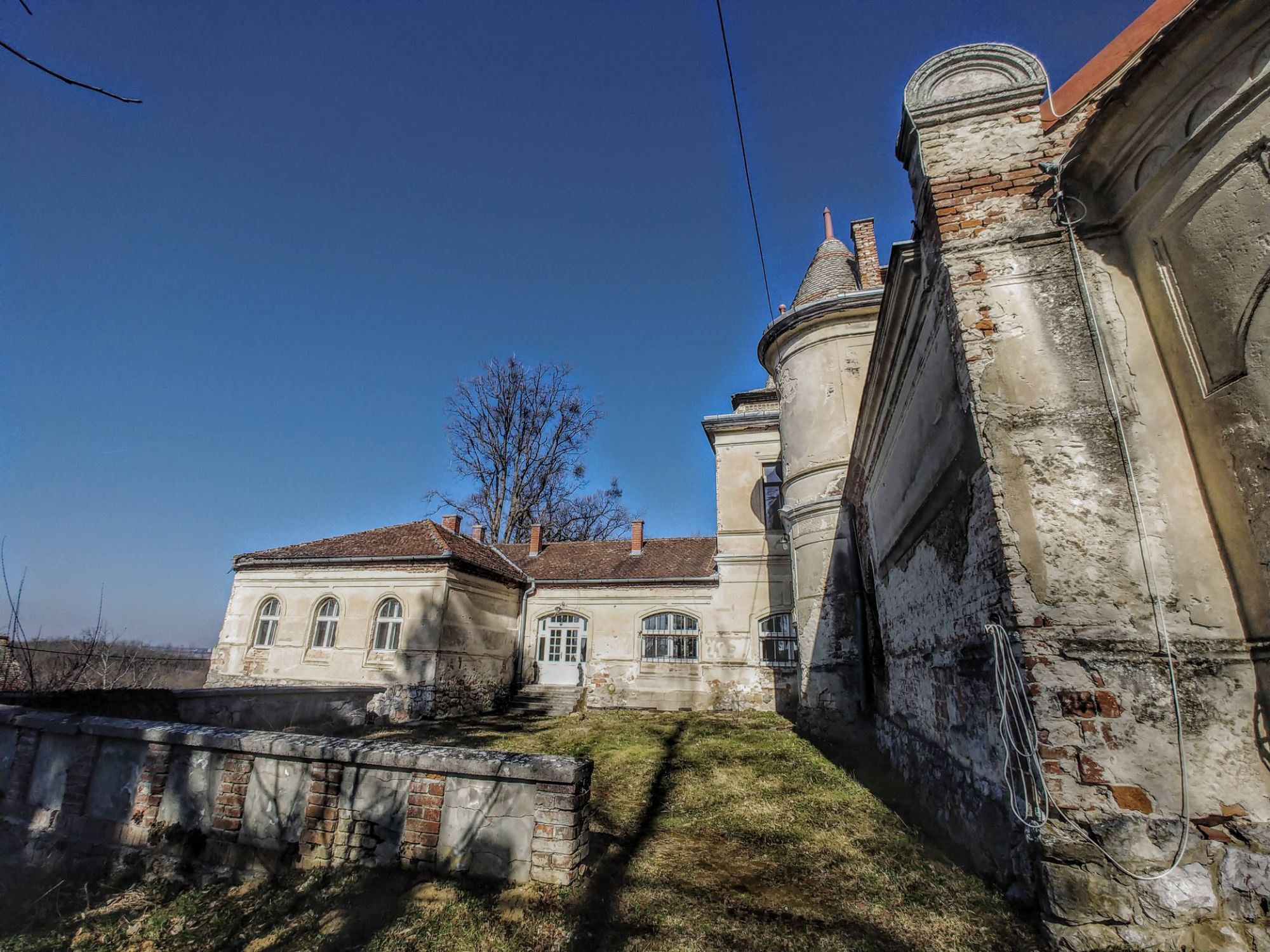 Dvorac Dioš u proljeće 2019. godine FOTO: MBT / Blaga & misterije 