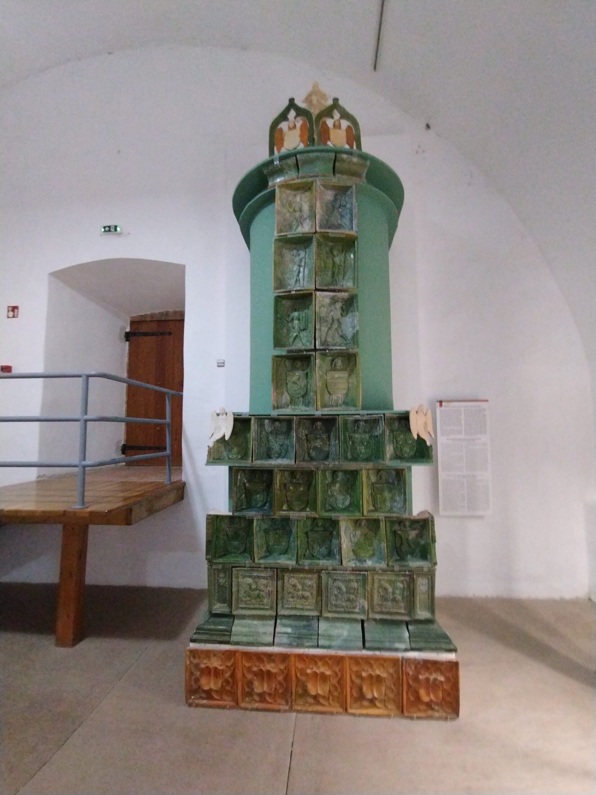Raskošna kaljeva peć kralja Matije Korvina u višegradskoj kraljevskoj palači svjedoči o reprezentativnosti i dvorskoj kulturi renesansnog Višegrada. FOTO: Krešimir Regan