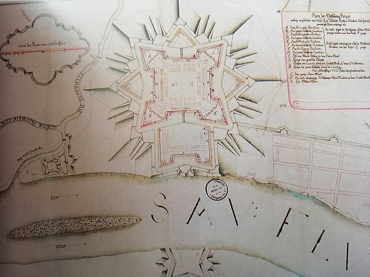 Plan Broda i nove tvrđave iz 1723., a lijevo se vidi, naspram otoka i utvrda Vukovac. Izvor: wikipedia.org 