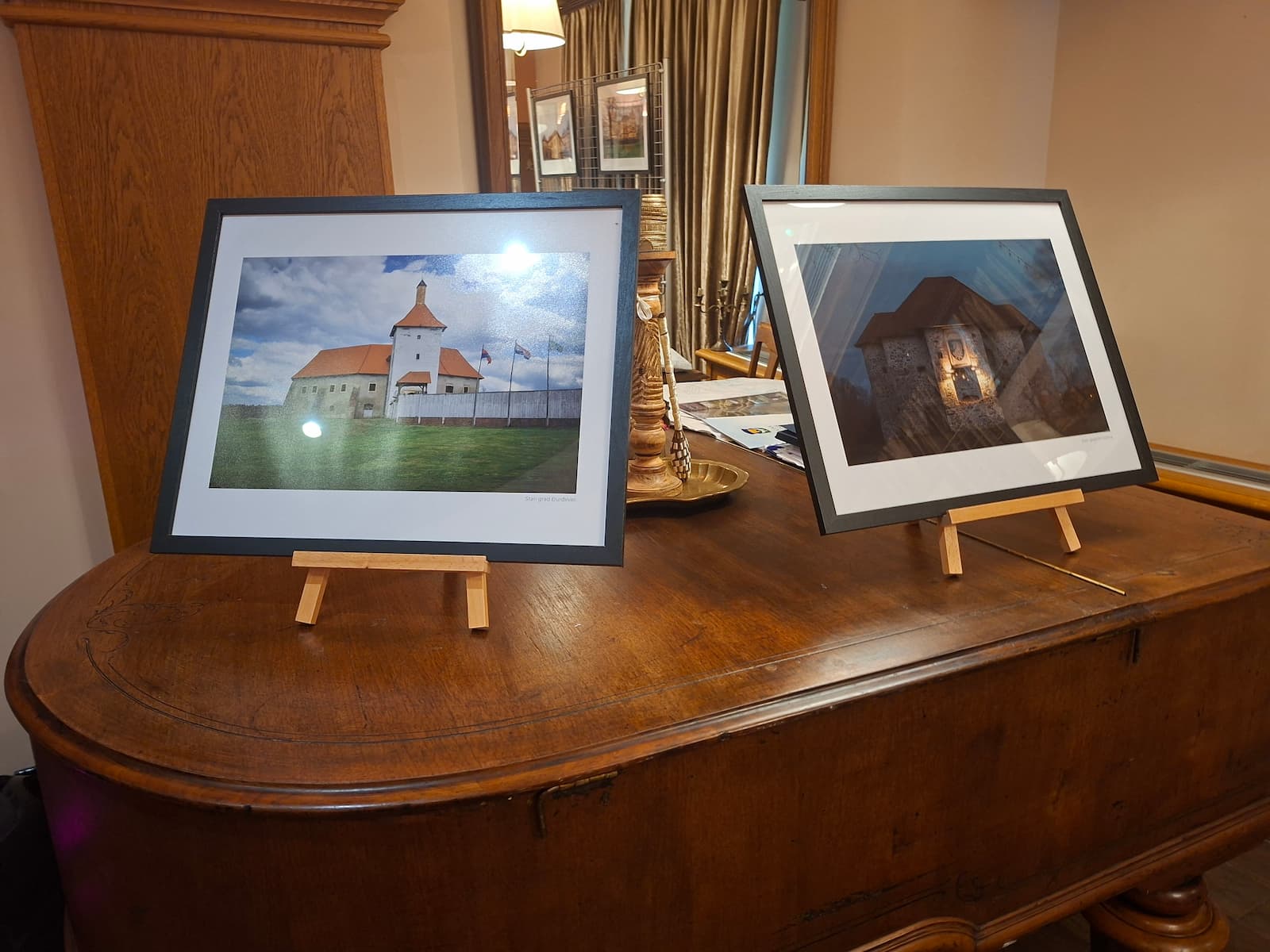 Autor izložbe Siniša Strčić predstavio je fotografski projekt posvećen hrvatskim dvorcima, kurijama i utvrdama. Foto: Dvorac Jurjevec