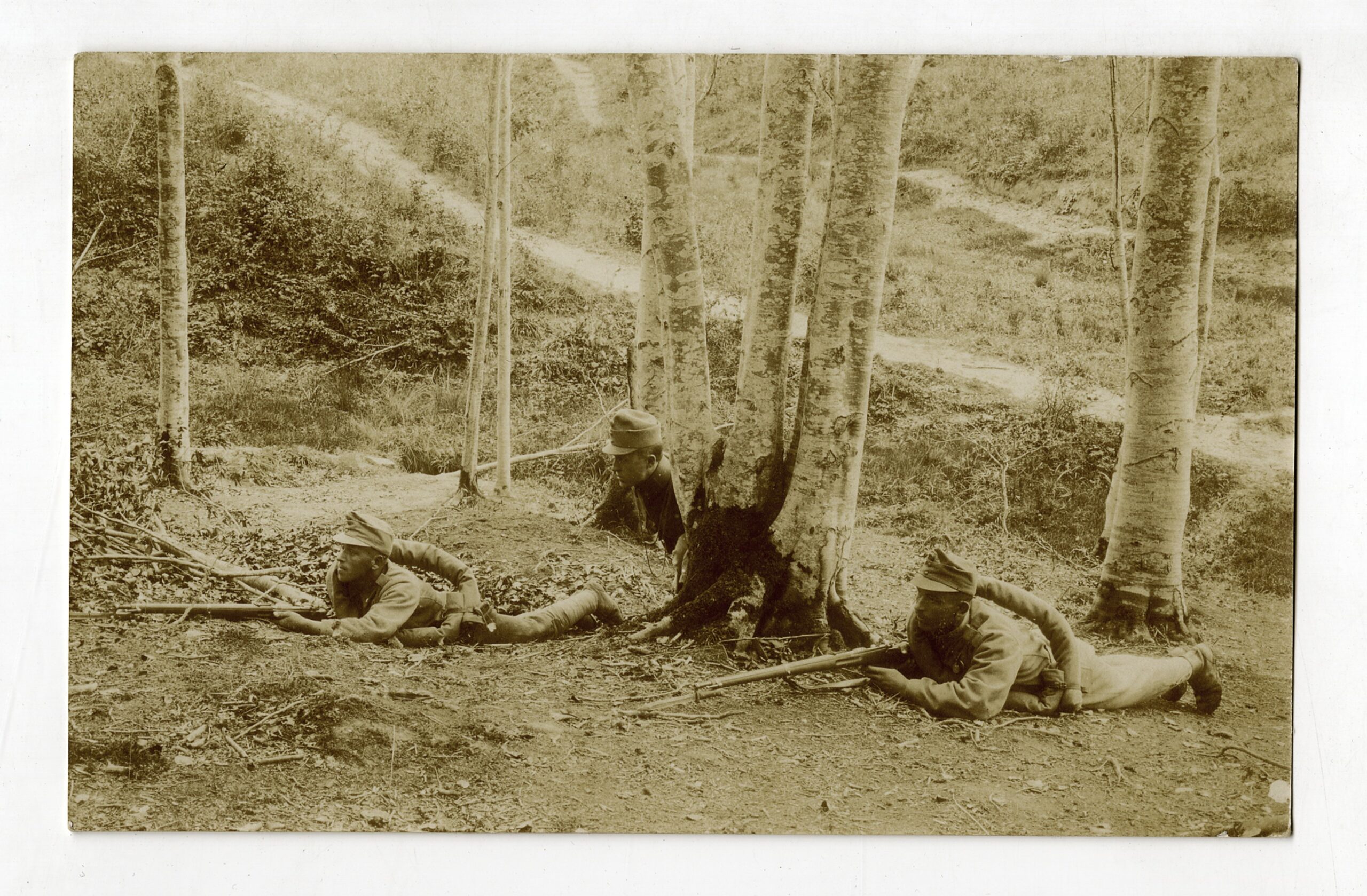 Prizor borbe s ruskom izvidnicom kraj Glibivke 1916. godine, tijekom Brusilovljeve ofenzive na Istočnom bojištu Prvoga svjetskog rata. Hrvatski državni arhiv, HR-HDA-1426, br. 1976.