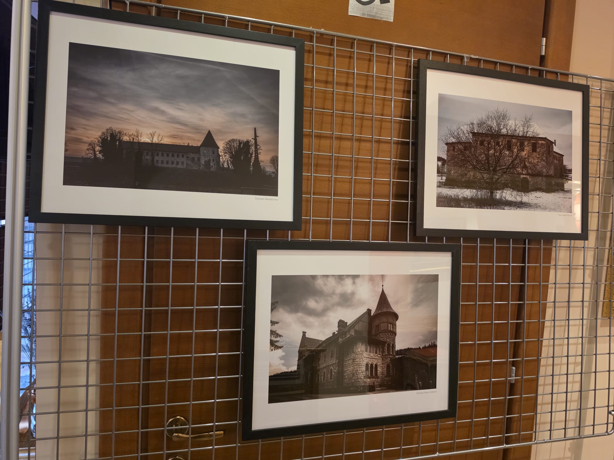 Autor izložbe Siniša Strčić predstavio je fotografski projekt posvećen hrvatskim dvorcima, kurijama i utvrdama. Foto: Dvorac Jurjevec