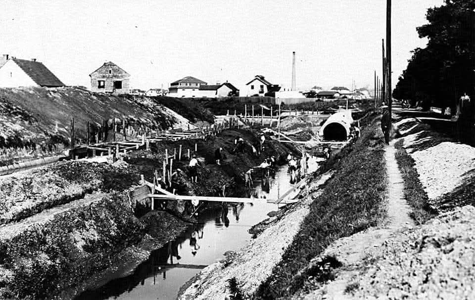 Regulacija potoka Medveščak na Kanalu 1930. godine. Izvor: metodika.phy.hr