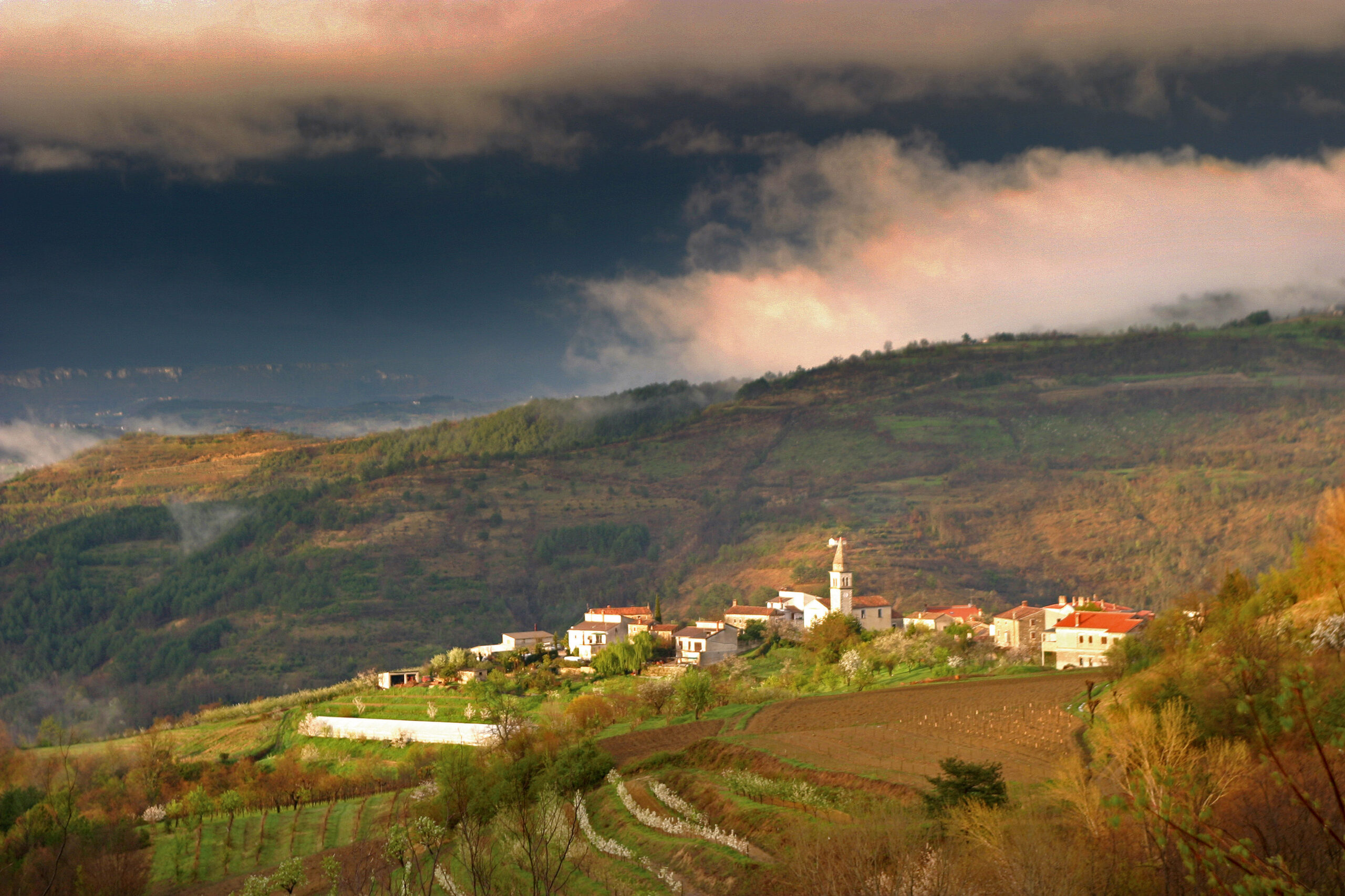 Kaldir, panorama. FOTO: Vladimir Bugarin, istrapedia.hr 