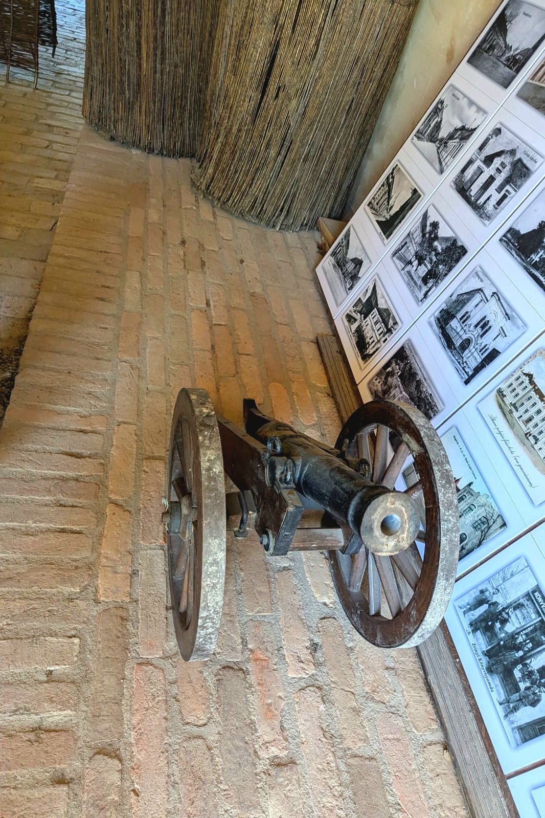 Top izložen u postavu Sigetske tvrđave podsjeća na važnu ulogu topništva tijekom opsade 1566. godine. Foto: Vedran Šoštarić