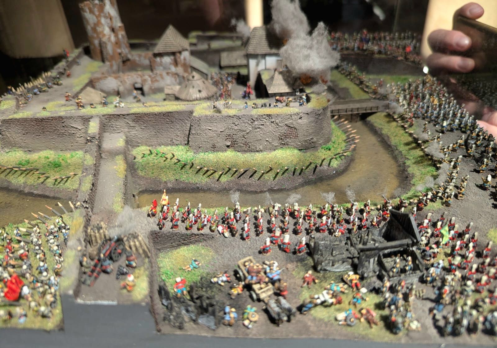 Maketa rekonstruira Siget tijekom opsade 1566. godine, s naseljem, utvrdama i prizorima borbi i požara. Foto: Vedran Šoštarić