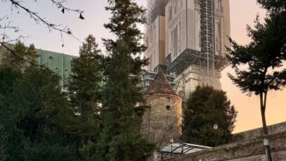 Zagrebačka katedrala tijekom obnove nakon potresa iz 2020. godine. Fotografija: Ana Mičić, proljeće 2026.