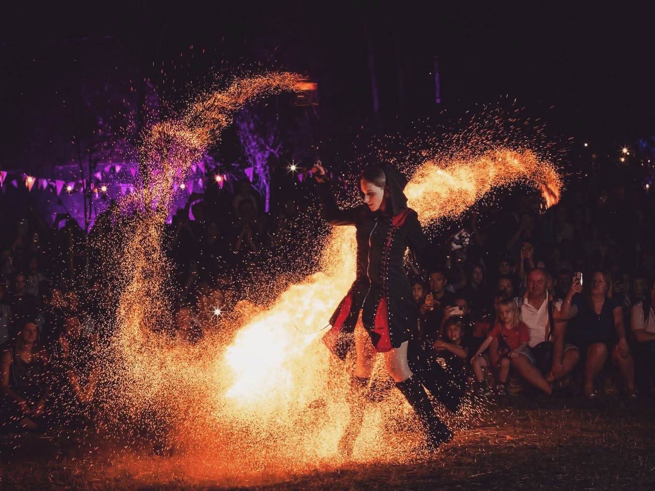 Perunfest u Donjoj Lomnici 2025. godine – prizori s festivala narodnih predaja i zaboravljenih priča u ambijentu kurije Modić-Bedeković. Foto: Perunfest