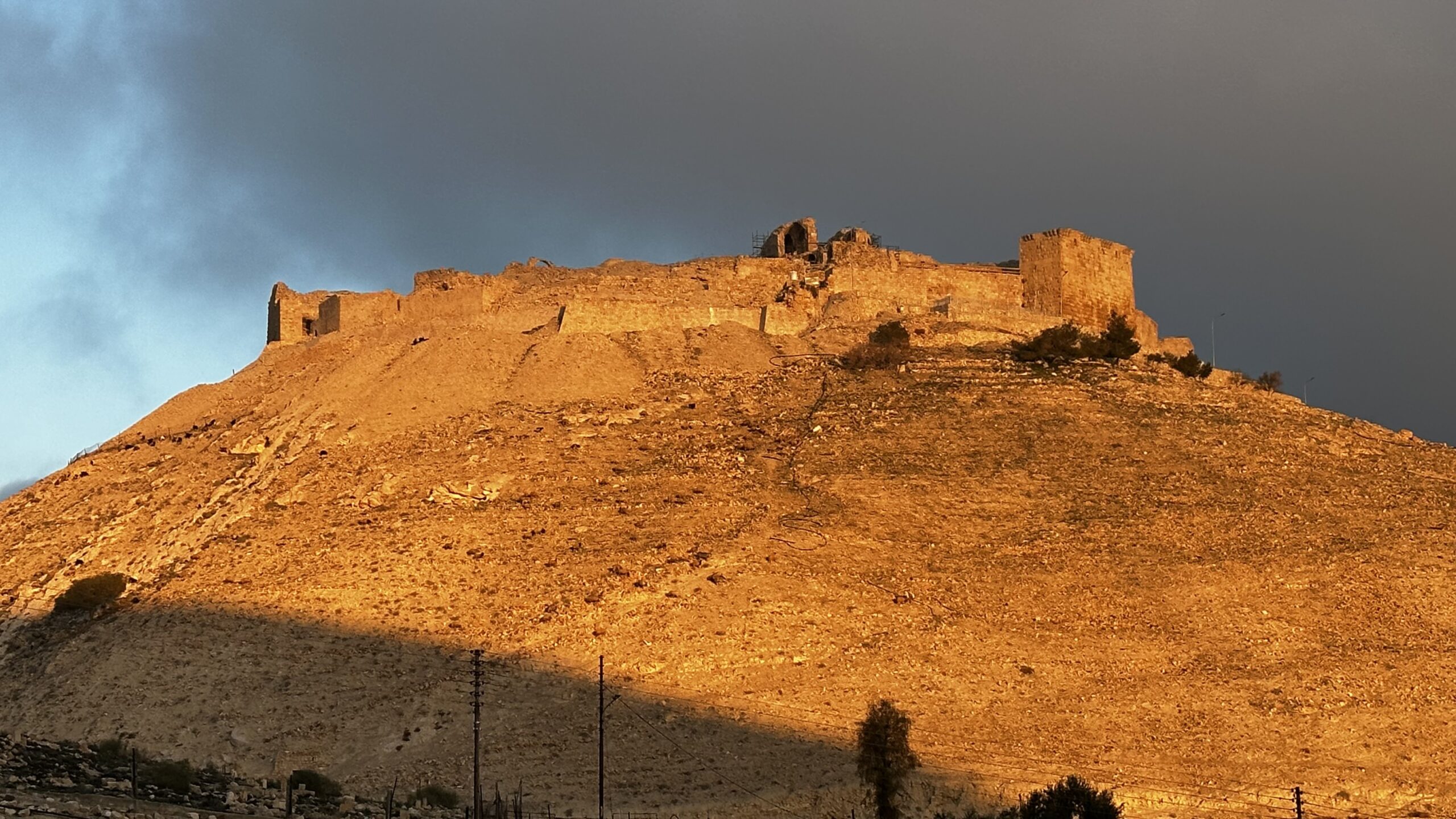 Utvrda Shawbak (Shobak) u Jordanu. Križarska utvrda na dominantnom položaju pokazuje kako su se u 12. stoljeću na Bliskom istoku razvijali veliki obrambeni kompleksi koji su povezivali europsku i bizantsko-istočnu fortifikacijsku tradiciju. FOTO: Ozana Martinčić
